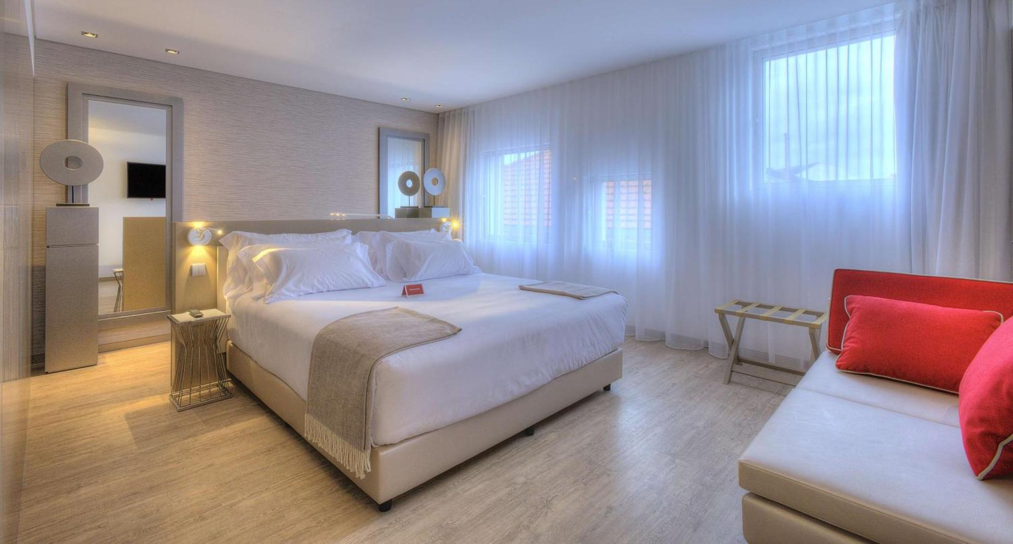 Nh Collection Porto Batalha Hotel Exterior photo