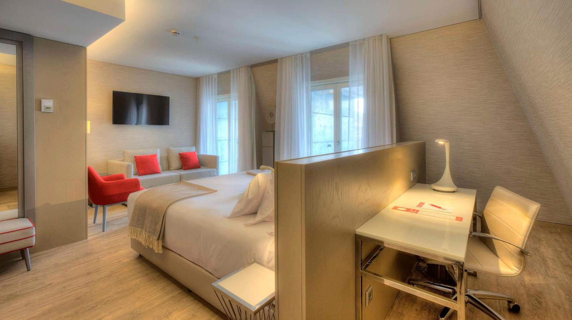 Nh Collection Porto Batalha Hotel Exterior photo