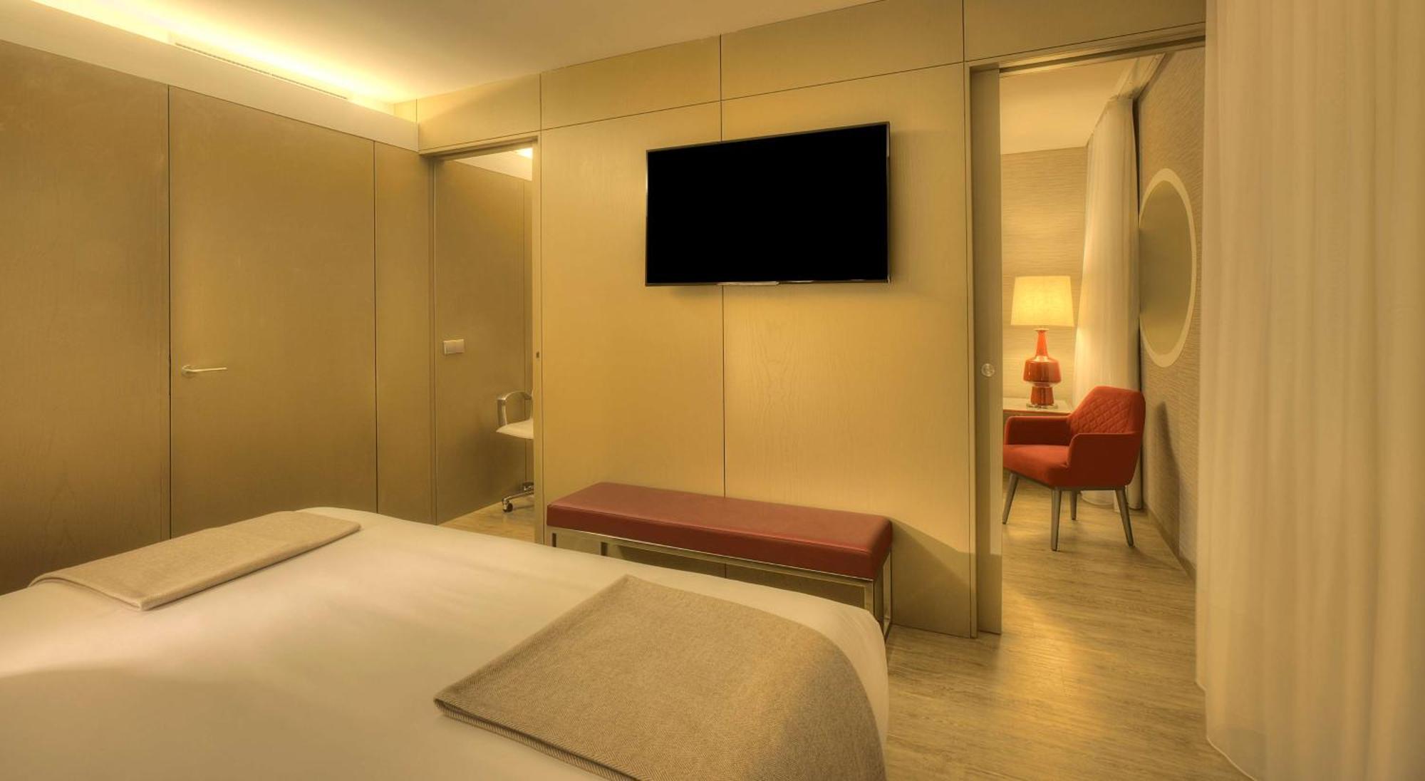 Nh Collection Porto Batalha Hotel Exterior photo