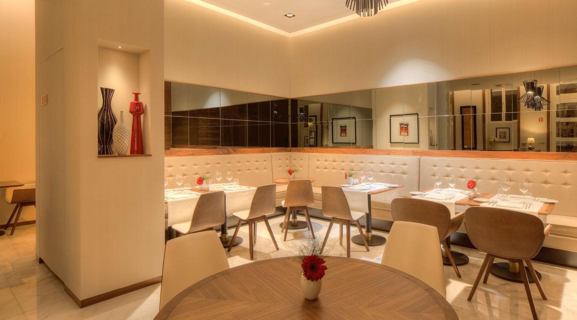 Nh Collection Porto Batalha Hotel Exterior photo