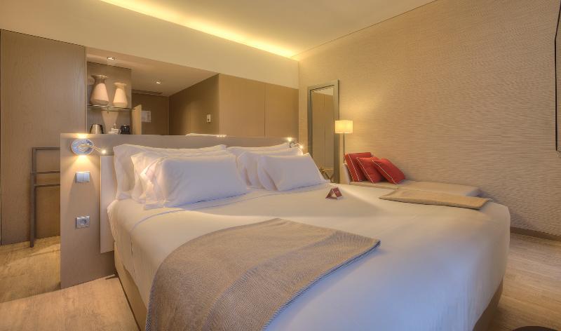 Nh Collection Porto Batalha Hotel Exterior photo